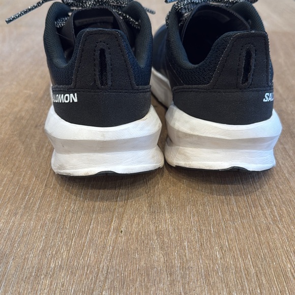 Kids Salomon trail shoe - Picture 4 of 5